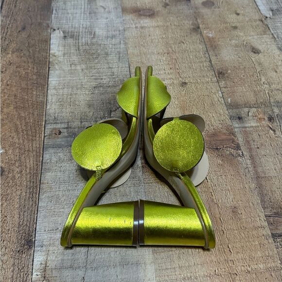 CECELIA NEW YORK
Bisquet Sandal In Yellow Metallic size 6 - Picture 4 of 12